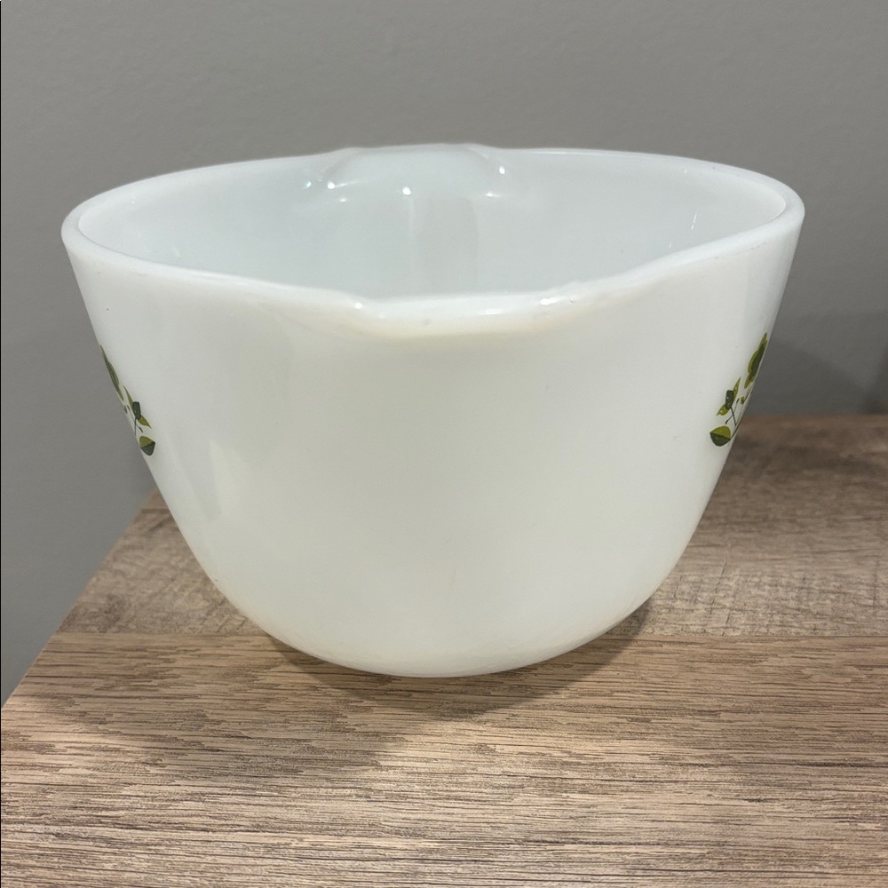 Vintage Anchor Hocking Fire King Milk Glass Bowl - Picture 3 of 6
